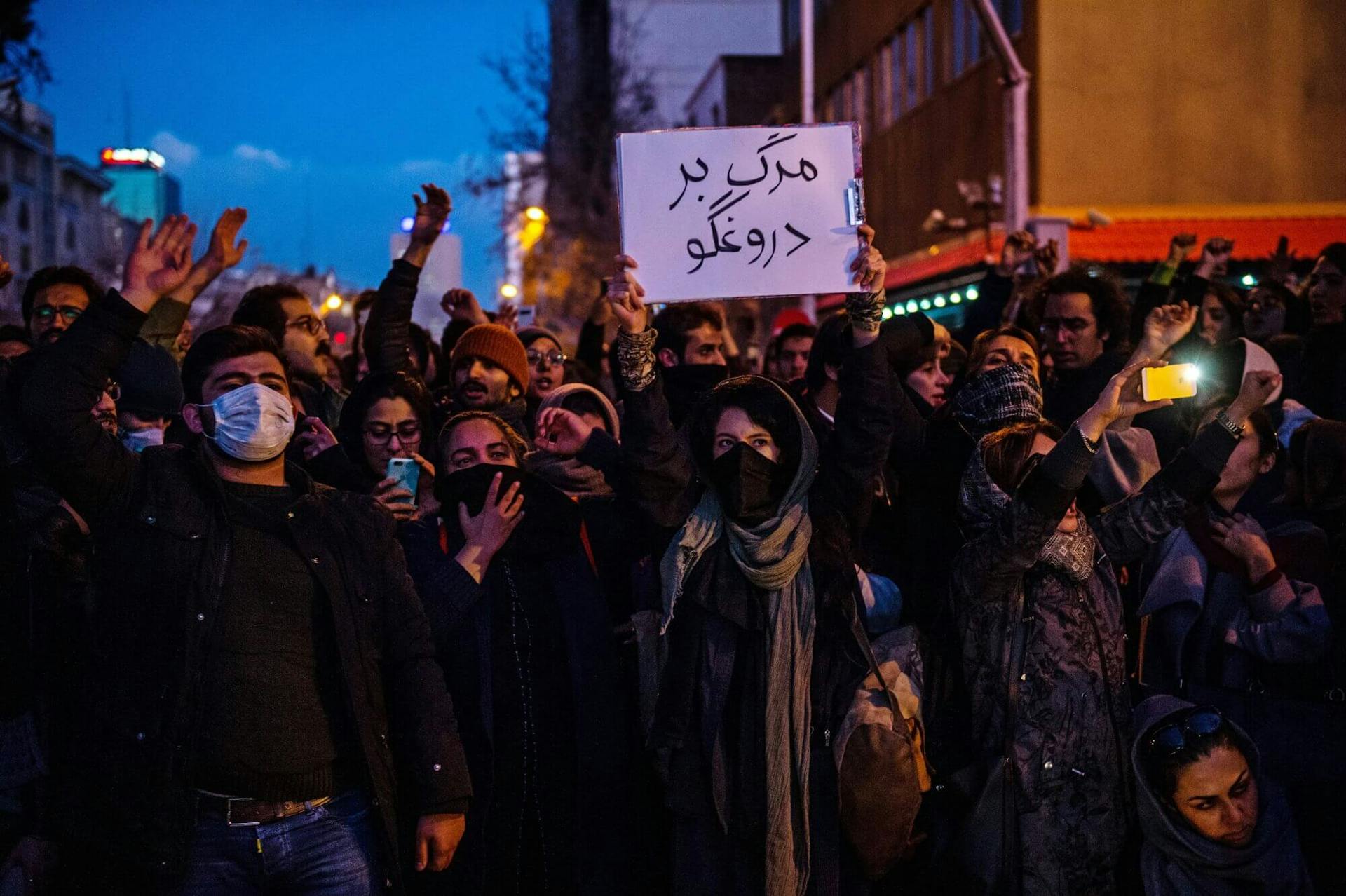تهمت دروغ تولید خشونت به معترضان ایرانی